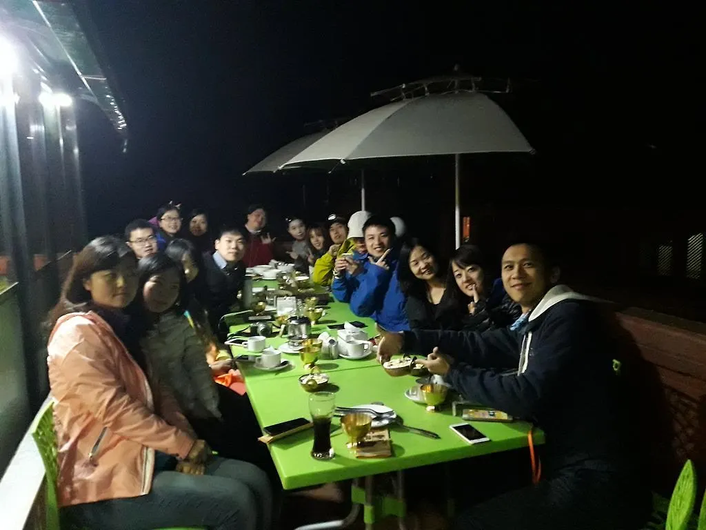 The Yeti Guest House And Rooftop Restaurant バクタプル